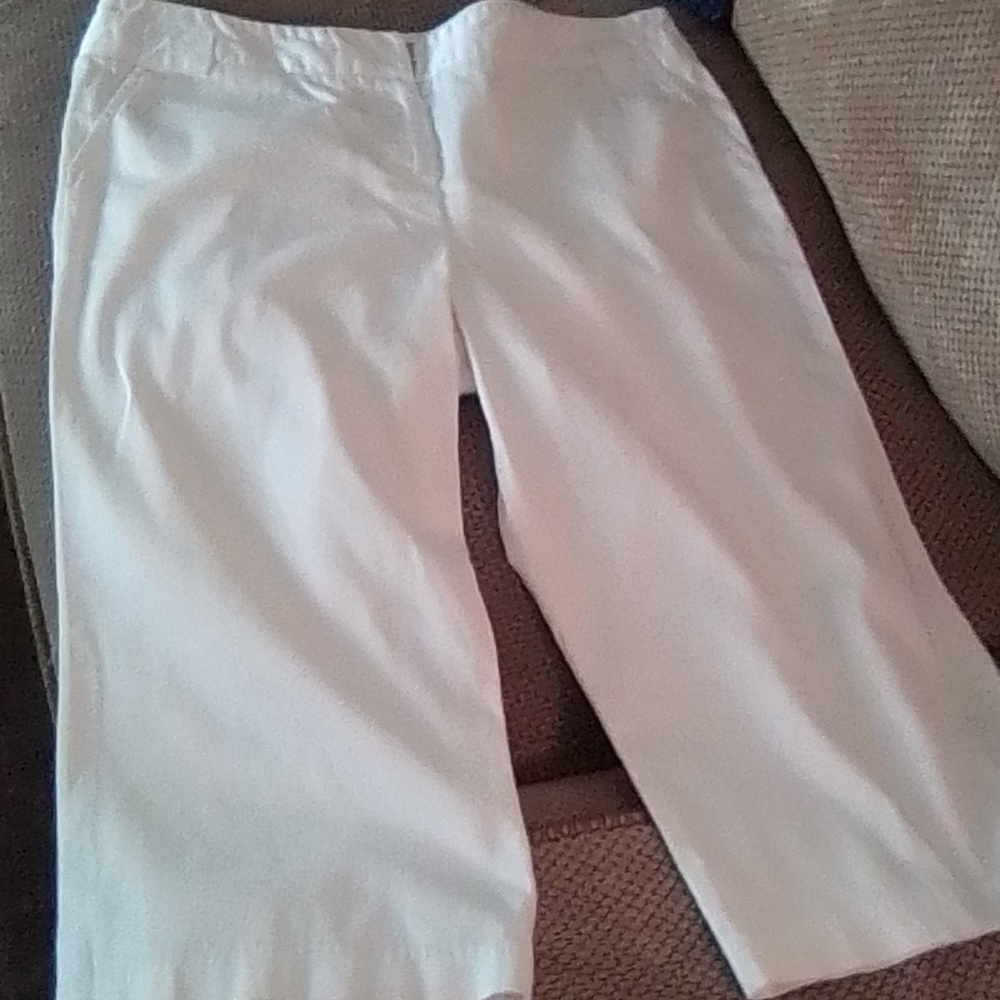 Larry Levine White stretch Capris size 12